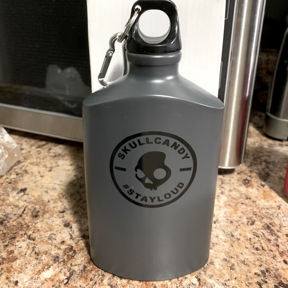 Bnib skull candy flask
